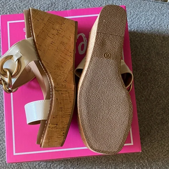 Cream and Gold Chain Sandals - Picture 3 of 6